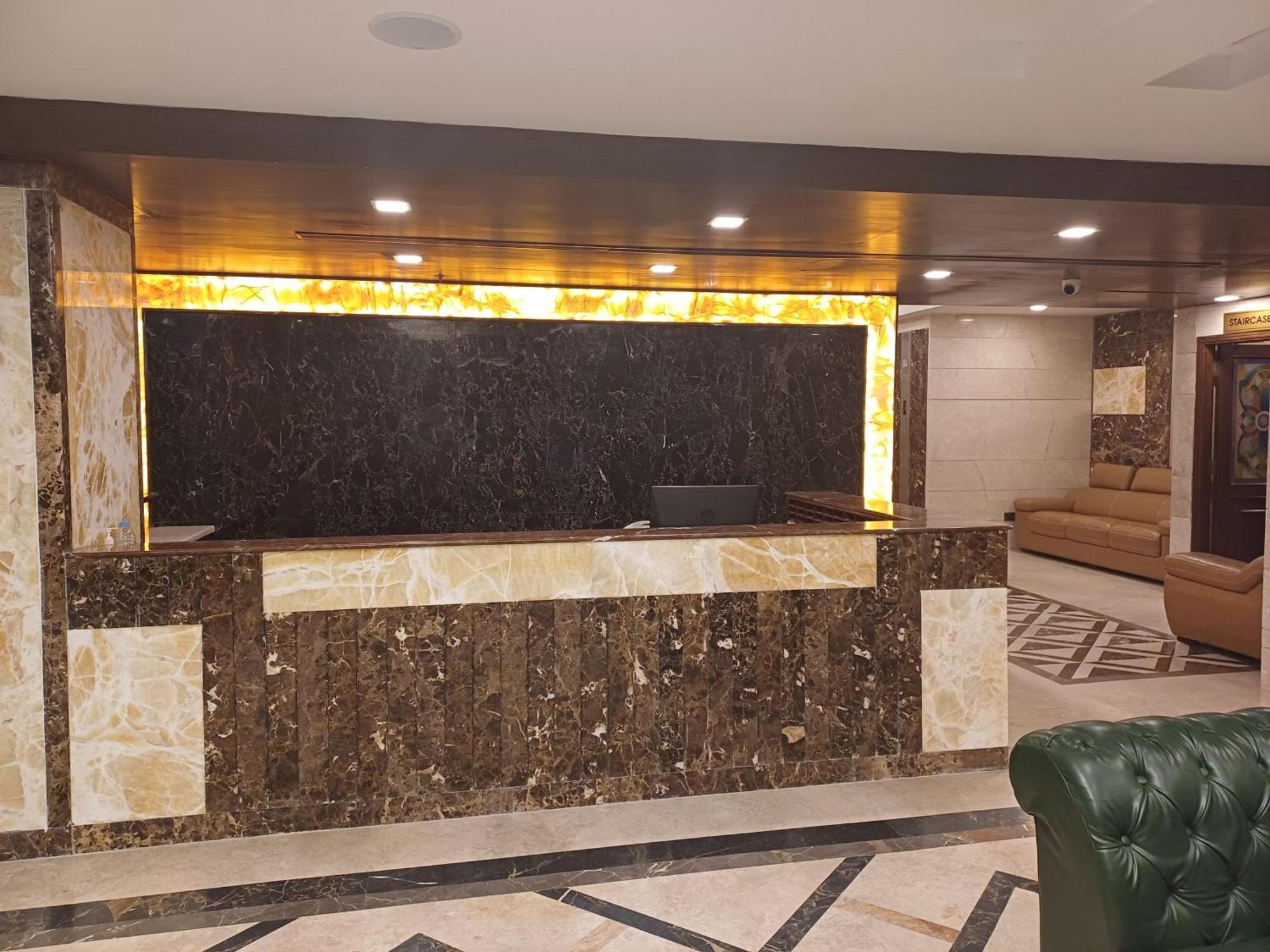 Hotel Benzz Park Ченнаї Екстер'єр фото