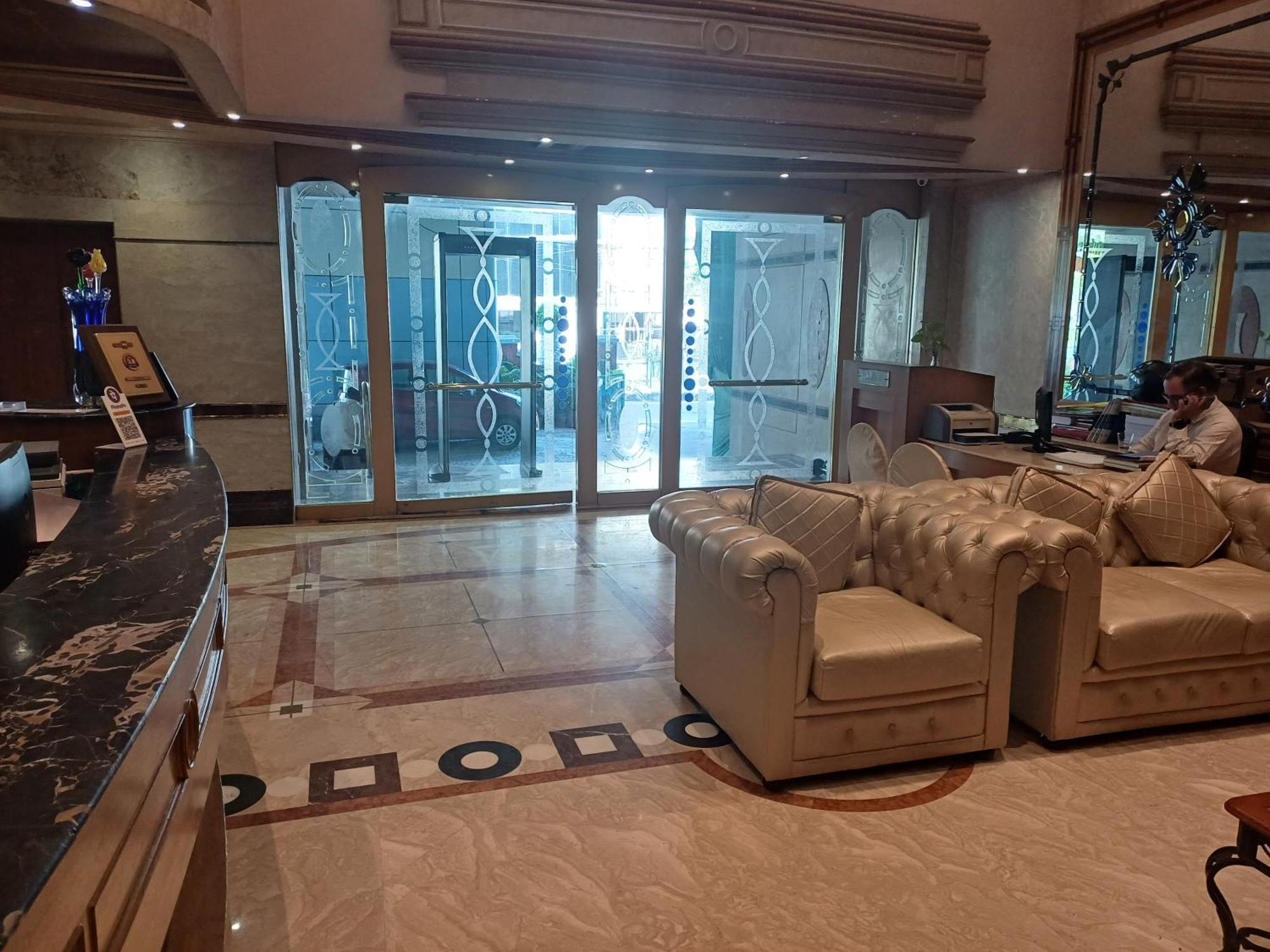 Hotel Benzz Park Ченнаї Екстер'єр фото