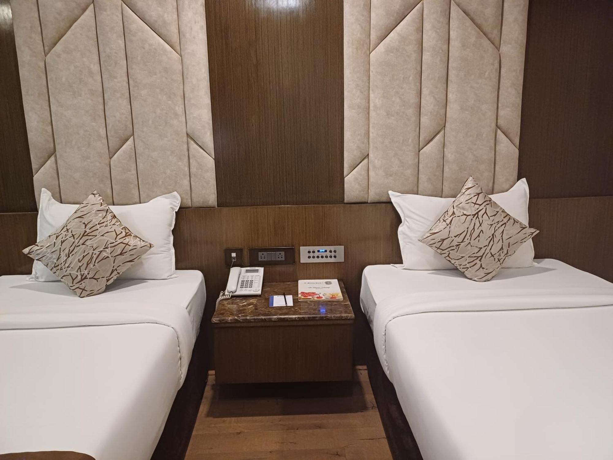 Hotel Benzz Park Ченнаї Екстер'єр фото