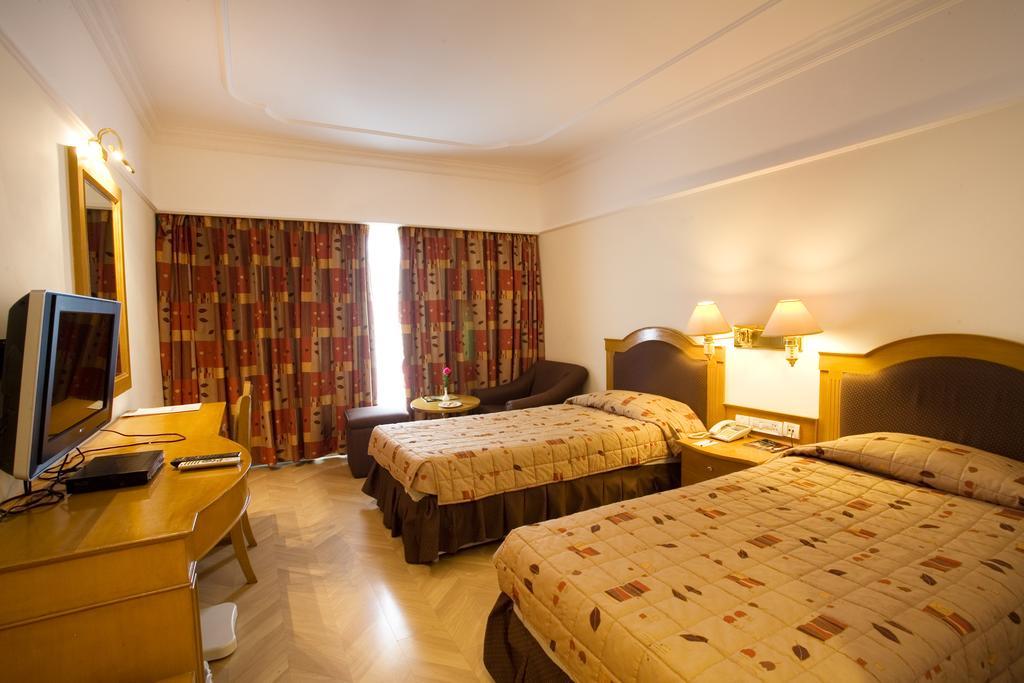 Hotel Benzz Park Ченнаї Екстер'єр фото
