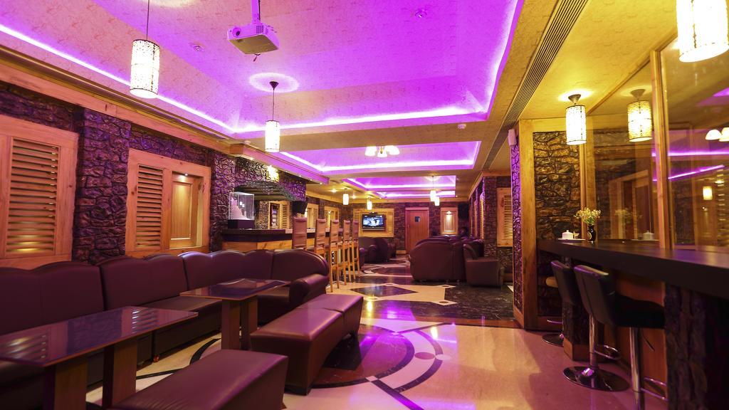 Hotel Benzz Park Ченнаї Екстер'єр фото
